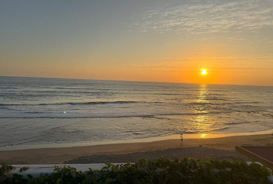 Surfside Elegance on Playa La Saladita - La Saladita, Mexico