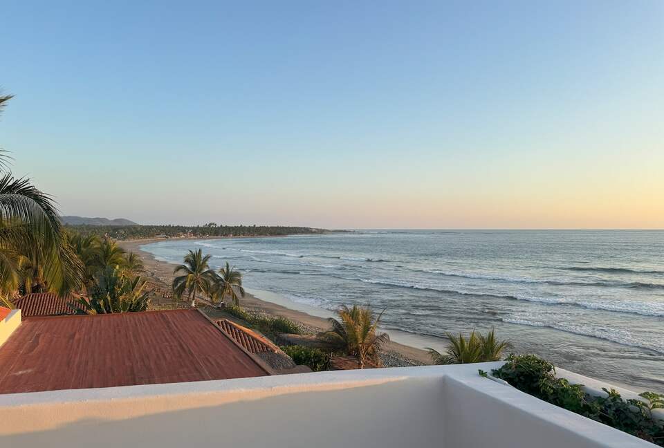 Surfside Elegance on Playa La Saladita - La Saladita, Mexico