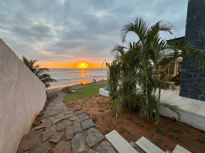 Surfside Elegance on Playa La Saladita - La Saladita, Mexico