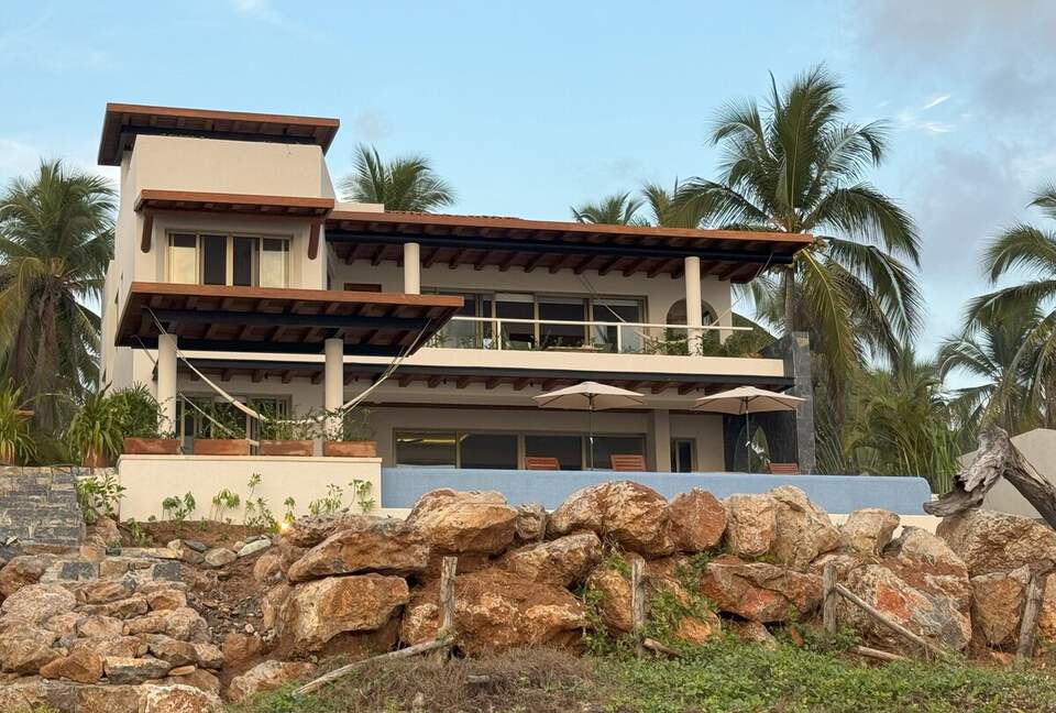 Surfside Elegance on Playa La Saladita - La Saladita, Mexico