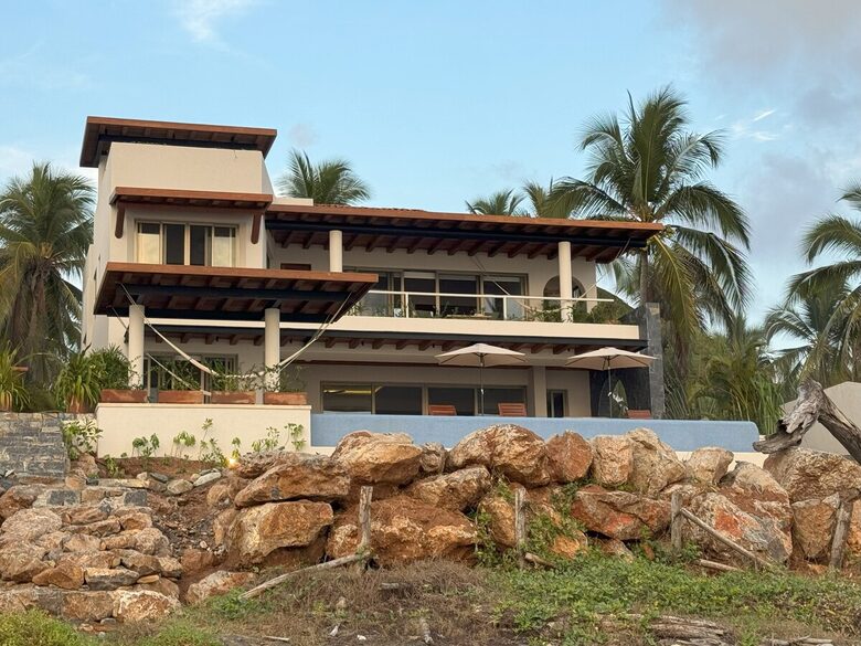 Surfside Elegance on Playa La Saladita - La Saladita, Mexico