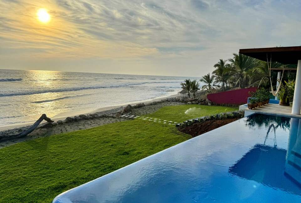 Surfside Elegance on Playa La Saladita - La Saladita, Mexico