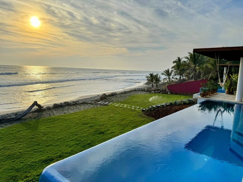 Surfside Elegance on Playa La Saladita - La Saladita, Mexico