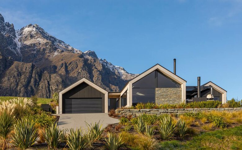 Designer Home with Pool, Sauna & Panoramic Views - Queenstown, New Zealand