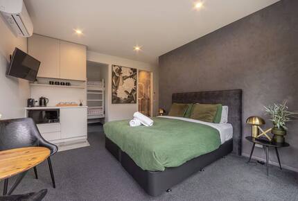 Designer Home with Pool, Sauna & Panoramic Views - Queenstown, New Zealand