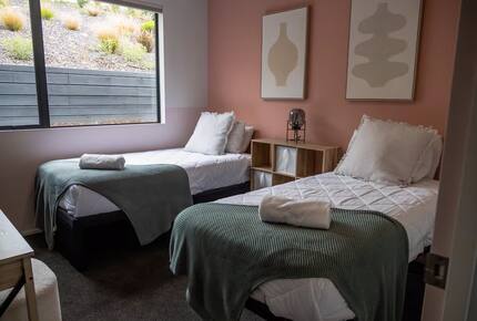 Designer Home with Pool, Sauna & Panoramic Views - Queenstown, New Zealand