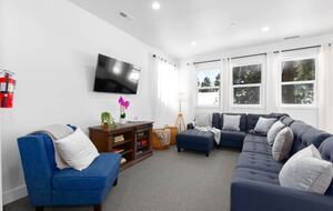 Elegant Alpine Escape in the Heart of Mammoth - Mammoth Lakes, California