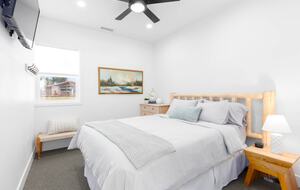 Elegant Alpine Escape in the Heart of Mammoth - Mammoth Lakes, California