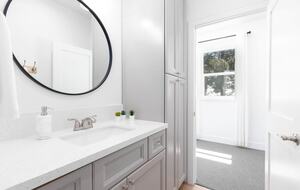 Elegant Alpine Escape in the Heart of Mammoth - Mammoth Lakes, California