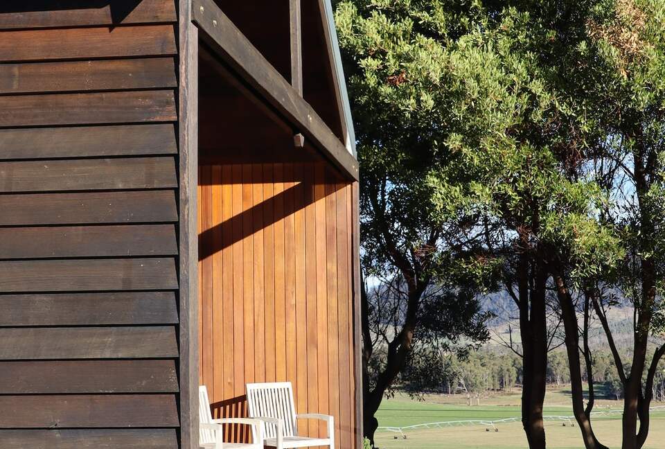 Hillside Retreat Among a Premier Tasmanian Olive Grove - Kellevie, Australia
