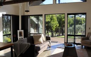 Hillside Retreat Among a Premier Tasmanian Olive Grove - Kellevie, Australia