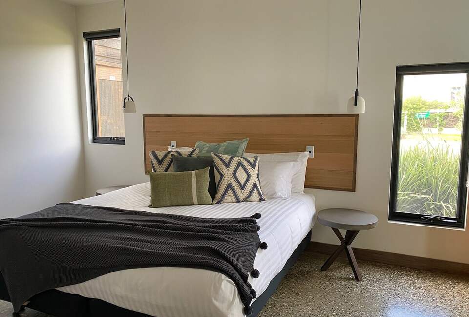 Hillside Retreat Among a Premier Tasmanian Olive Grove - Kellevie, Australia