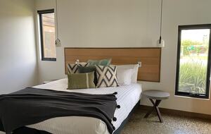 Hillside Retreat Among a Premier Tasmanian Olive Grove - Kellevie, Australia