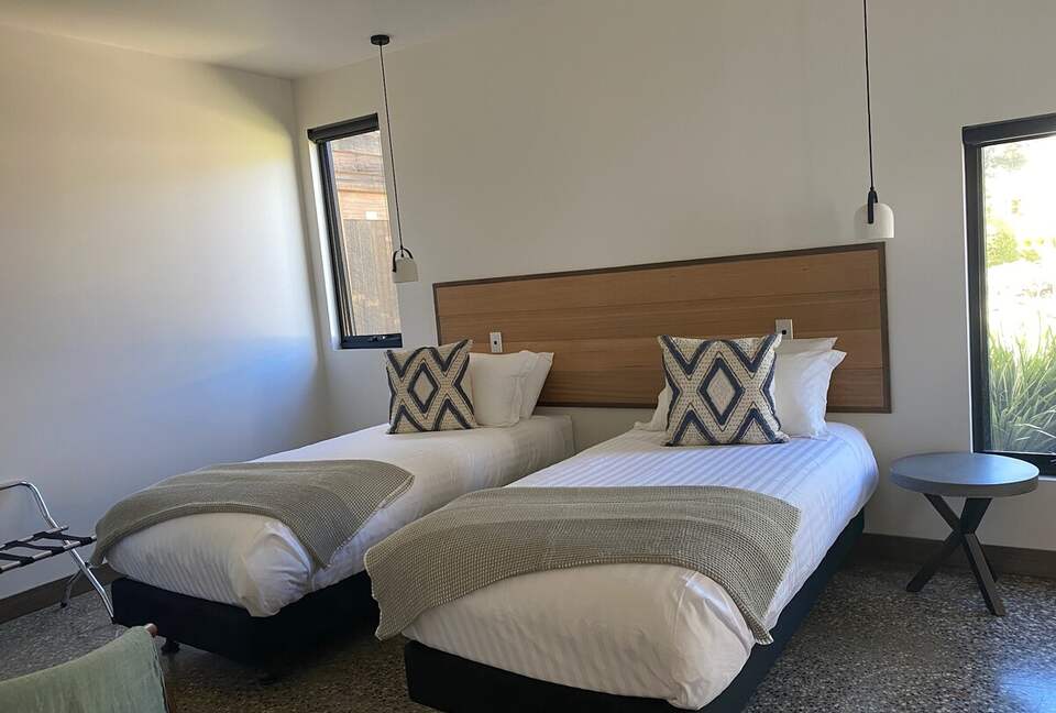 Hillside Retreat Among a Premier Tasmanian Olive Grove - Kellevie, Australia