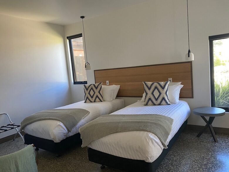 Hillside Retreat Among a Premier Tasmanian Olive Grove - Kellevie, Australia