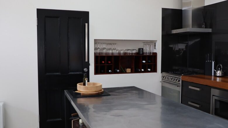 Hillside Retreat Among a Premier Tasmanian Olive Grove - Kellevie, Australia