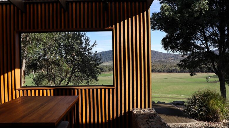 Hillside Retreat Among a Premier Tasmanian Olive Grove - Kellevie, Australia
