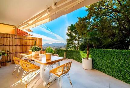 Sophisticated Two-Bedroom Haven in Le Cannet - Le Cannet, France