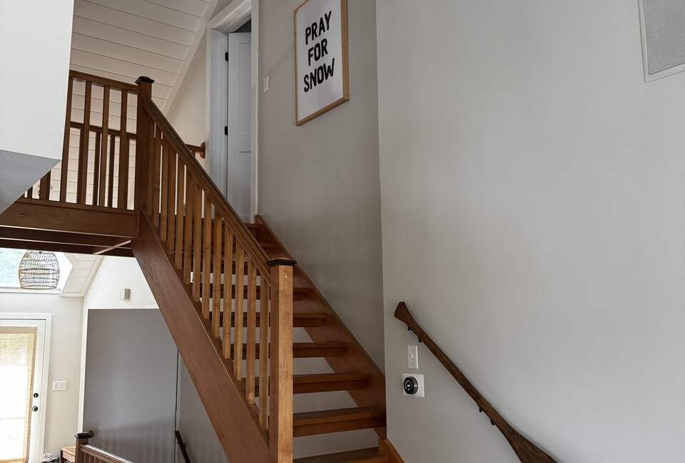 A Four-Season Escape Overlooking Lake Sunapee - Sunapee, New Hampshire