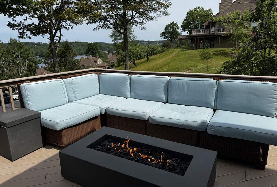 A Four-Season Escape Overlooking Lake Sunapee - Sunapee, New Hampshire