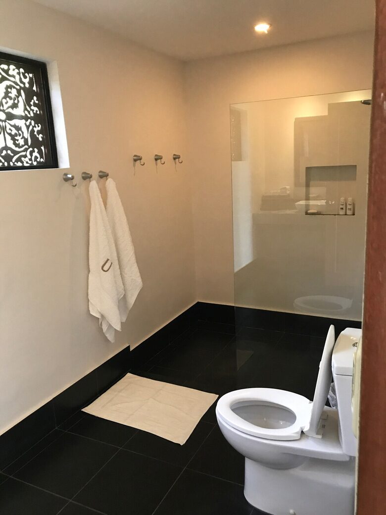 Coastal Comfort with Panoramic Views - Cebu, Philippines