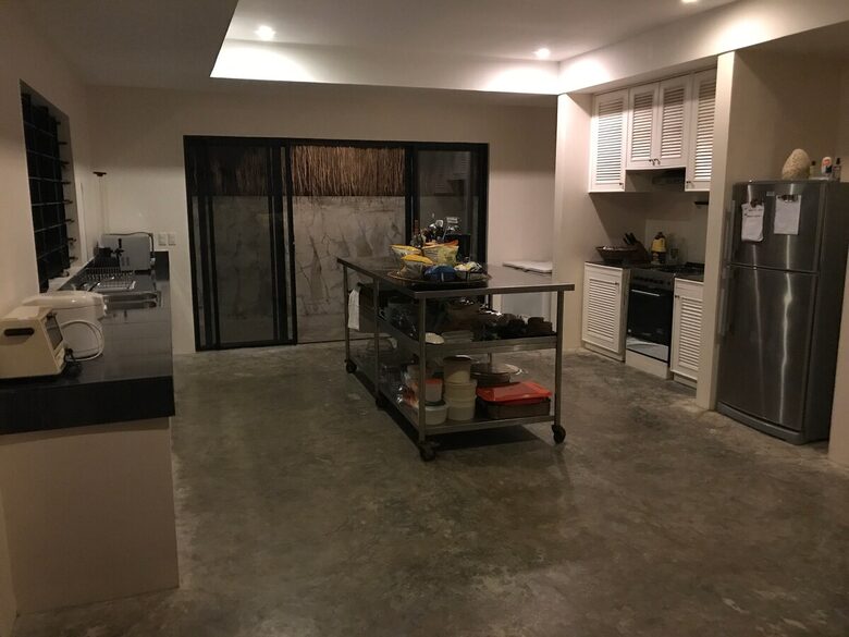 Coastal Comfort with Panoramic Views - Cebu, Philippines