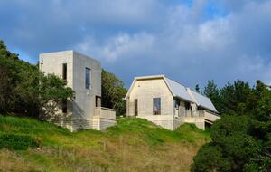 A Bohemian Barn Retreat in Coastal Kapiti - Te Horo, New Zealand