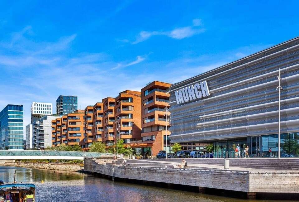 Sophisticated Waterfront Residence with Panoramic Fjord Views - Oslo, Norway