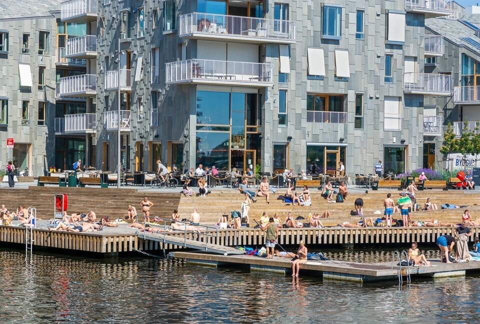 Sophisticated Waterfront Residence with Panoramic Fjord Views - Oslo, Norway