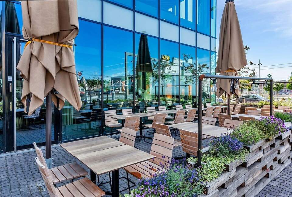 Sophisticated Waterfront Residence with Panoramic Fjord Views - Oslo, Norway