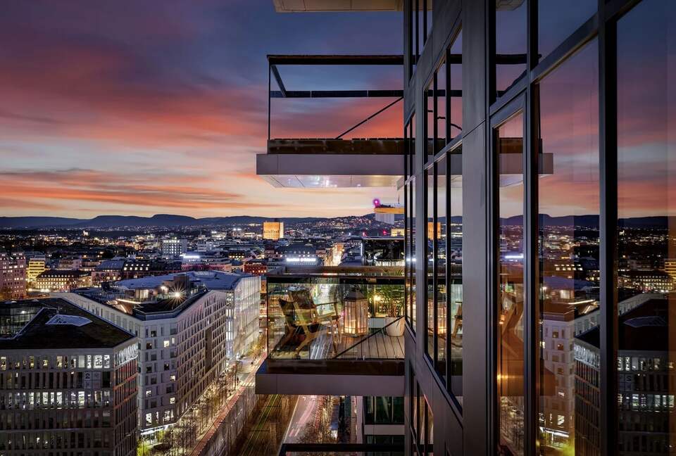 Sophisticated Waterfront Residence with Panoramic Fjord Views - Oslo, Norway
