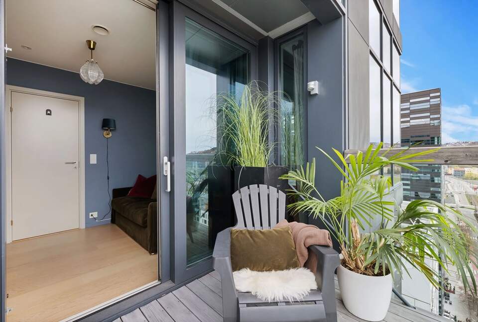 Sophisticated Waterfront Residence with Panoramic Fjord Views - Oslo, Norway