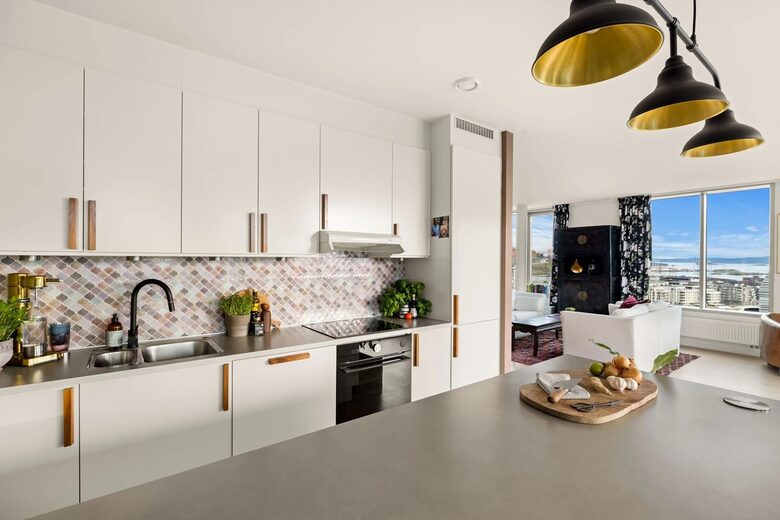 Sophisticated Waterfront Residence with Panoramic Fjord Views - Oslo, Norway