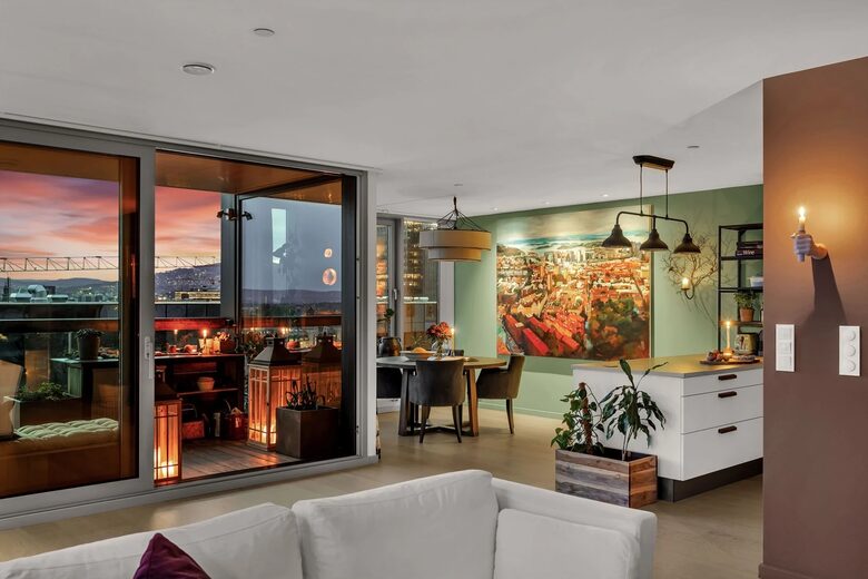 Sophisticated Waterfront Residence with Panoramic Fjord Views - Oslo, Norway