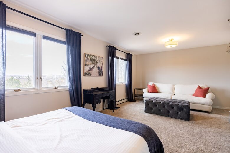 Elevated Mountain Escape Near The Broadmoor - Colorado Springs, Colorado