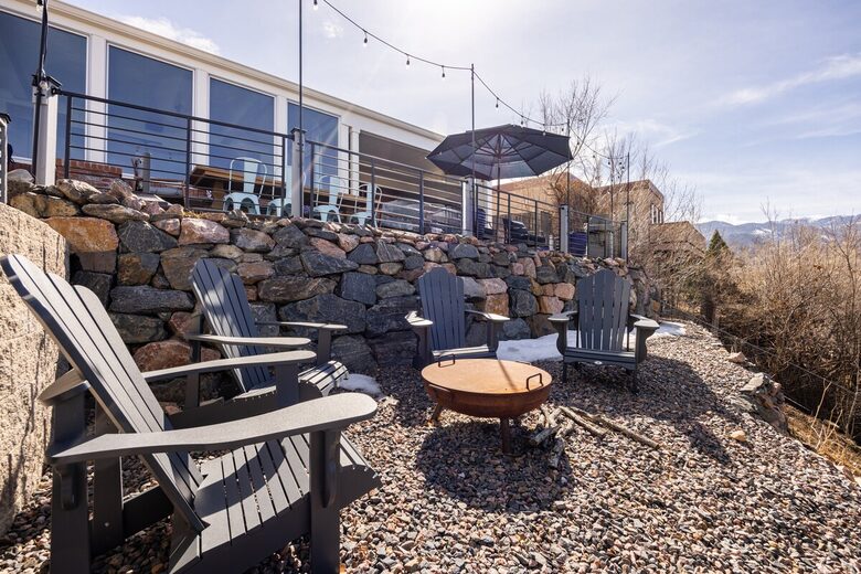 Elevated Mountain Escape Near The Broadmoor - Colorado Springs, Colorado