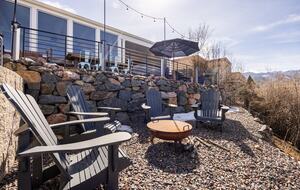 Elevated Mountain Escape Near The Broadmoor - Colorado Springs, Colorado