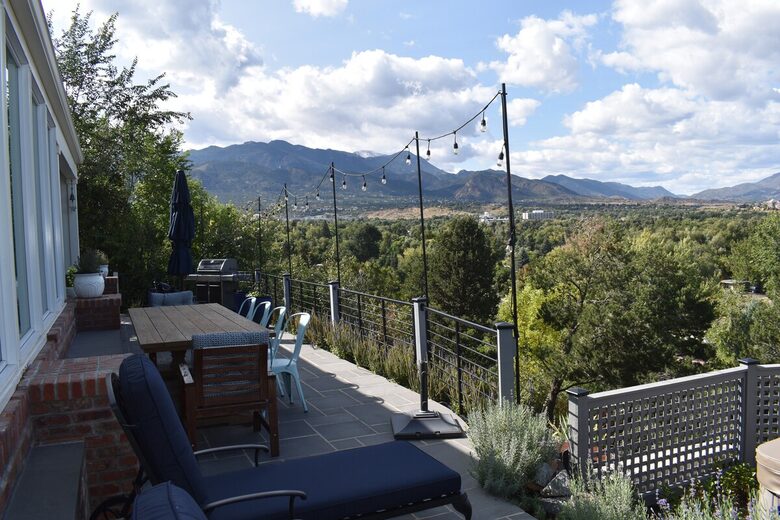 Elevated Mountain Escape Near The Broadmoor - Colorado Springs, Colorado