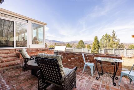 Elevated Mountain Escape Near The Broadmoor - Colorado Springs, Colorado