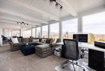 Elevated Mountain Escape Near The Broadmoor - Colorado Springs, Colorado