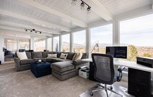 Elevated Mountain Escape Near The Broadmoor - Colorado Springs, Colorado