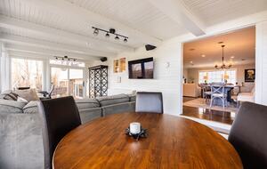 Elevated Mountain Escape Near The Broadmoor - Colorado Springs, Colorado