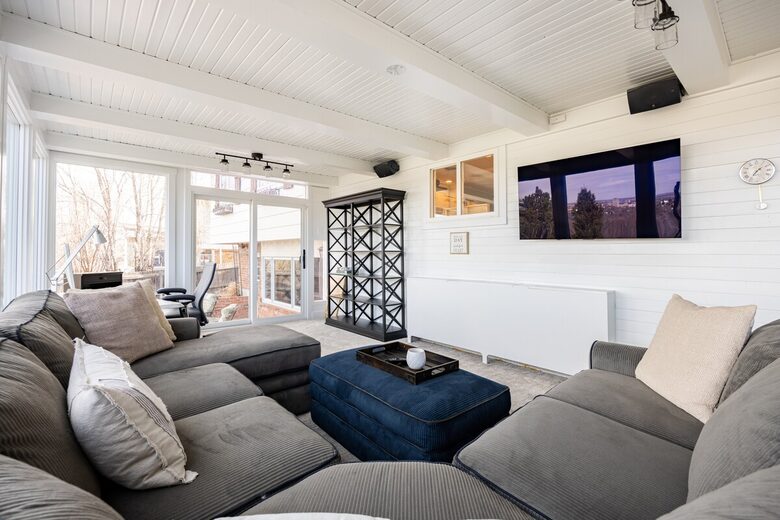 Elevated Mountain Escape Near The Broadmoor - Colorado Springs, Colorado