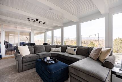 Elevated Mountain Escape Near The Broadmoor - Colorado Springs, Colorado