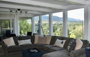 Elevated Mountain Escape Near The Broadmoor - Colorado Springs, Colorado