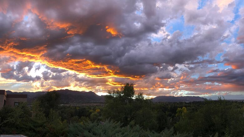 Elevated Mountain Escape Near The Broadmoor - Colorado Springs, Colorado