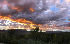 Elevated Mountain Escape Near The Broadmoor - Colorado Springs, Colorado