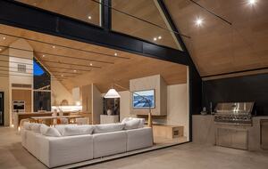 Spa Haven with Panoramic Lake Chelan Views - Chelan, Washington