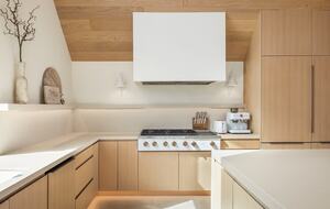 Spa Haven with Panoramic Lake Chelan Views - Chelan, Washington