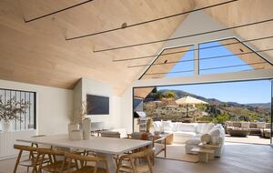 Spa Haven with Panoramic Lake Chelan Views - Chelan, Washington